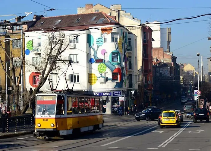 Sunny On Ulica Lyuben Karavelov